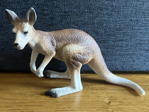 Schleich kangaroo toy used - schleich,