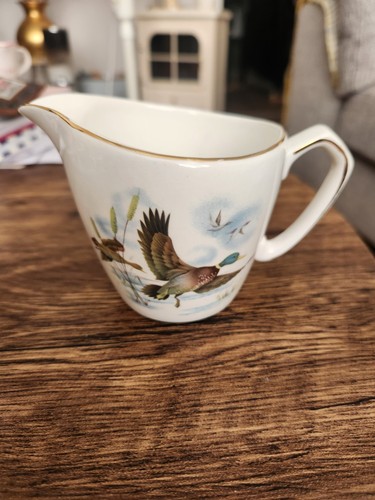 Myott jug with ducks - ducks, on