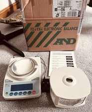 Reloading Scale A&D FX120i scale and super trickler