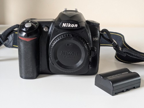 Nikon d50 dslr camera - nikon, black