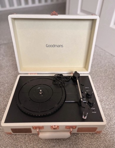 Goodmans white portable - white,