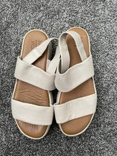 Dune London Bridge Padded