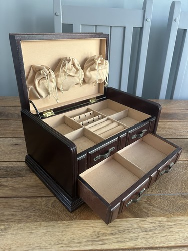 Mele vintage wooden jewellery - vintage,