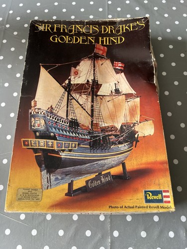 Vintage unmade revell model - model, of