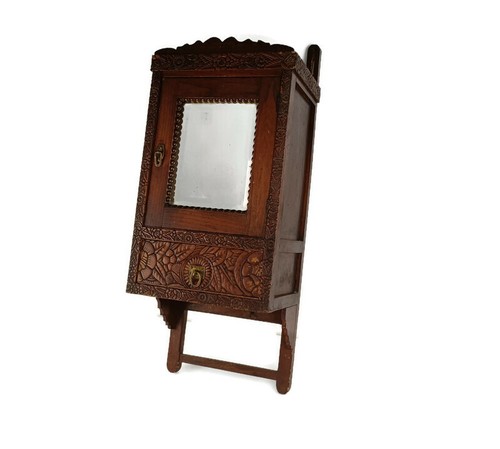 Gorgeous hand carved ornate - gorgeous,