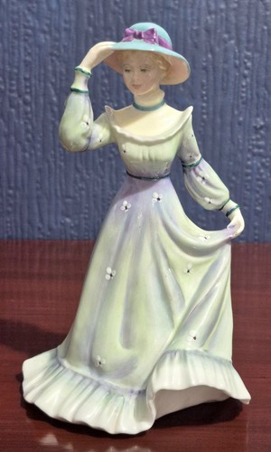 Vintage lady figurine - vintage,