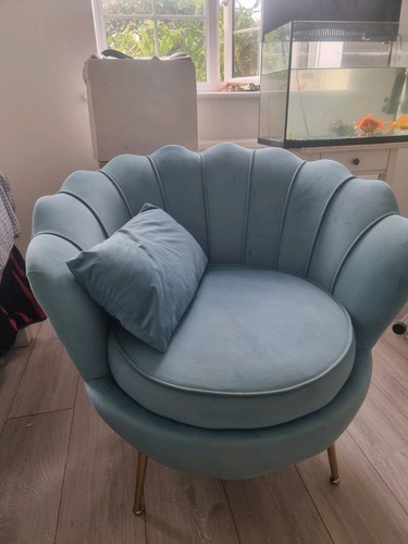 Silver grey velvet scallop