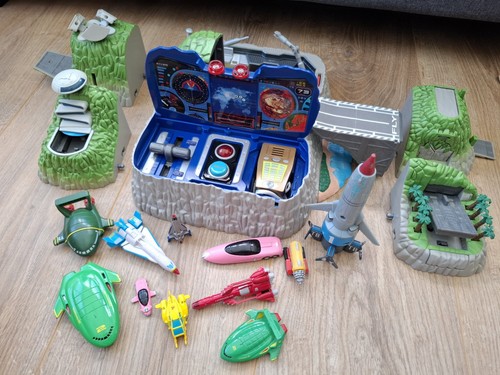 Thunderbirds tracy island - thunderbirds,