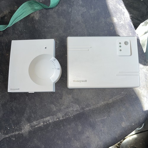 Honeywell room thermostat - room, and