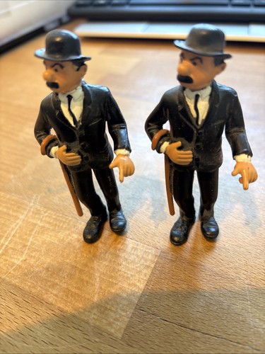 Pair plastic thompson twin - of,