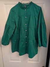 CULTURE Green Button Front