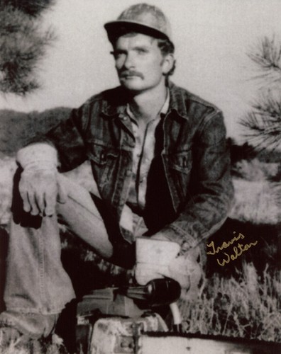 Travis walton signed 8x10 - signed,