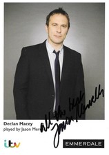 JASON MERRELLS (EMMERDALE) GENUINE HAND SIGNED COL CAST PHOTO.