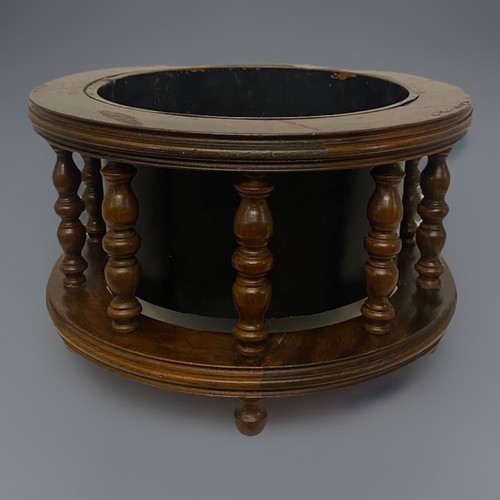 Antique english spindle wooden - antique,