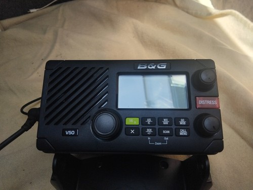 V50 vhf radio with - -,