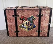 Harry Potter  Hogwarts Trunk/suitcase Rare