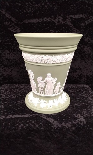 Wedgwood green jasperware vase - wedgwood,