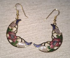 Beautiful VTG Sea Gems Gold Tone Cloisonné Enamel Floral Cresent Moon Earrings 