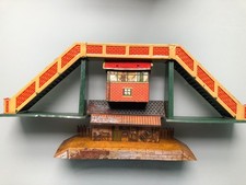 Hornby Series O Gauge 1930s M Series Wayside Station, Foot Bridge & Signal Box