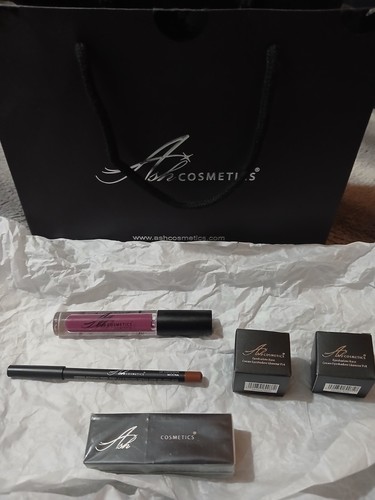 Ash cosmetics piece make up - cosmetics, make-up
