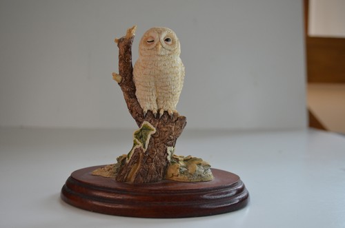 Border fine arts figurine - border,