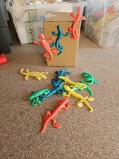 12 Pieces of Mini Stretchy Toy