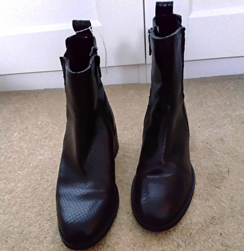 Next women black snake - black,