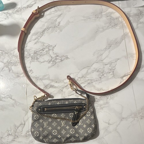 Louis vuitton gray monogram - gray,