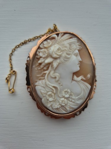 Antique 9ct rose gold - rose,