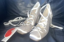 LADIES SIZE UK6.5 EUR 40 CREAM