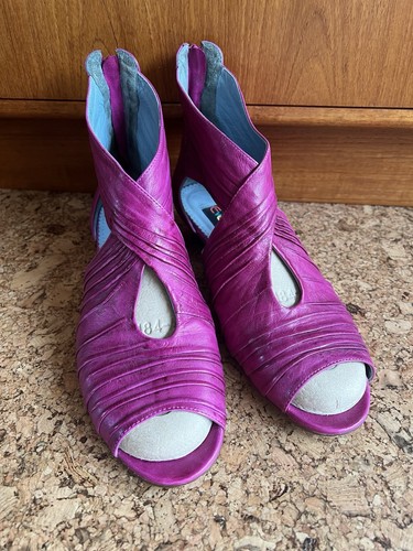 Hard find cerise size 9 - to,