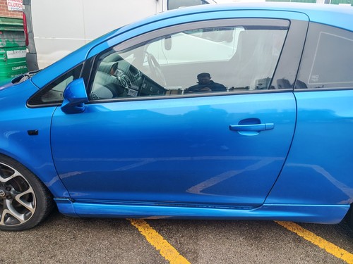 Corsa vxr passenger side door - corsa,