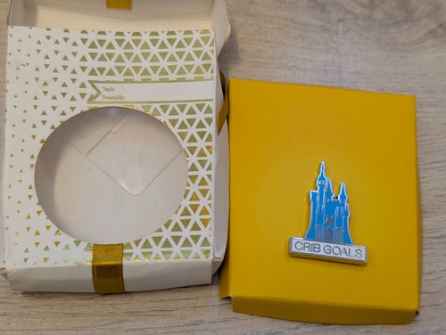 Disney parks pin trading crib - pin,