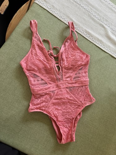 Nwt becca plunge crochet - becca,