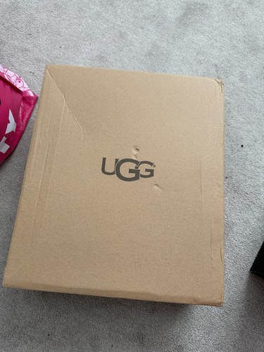 Ugg boots with leg - with,