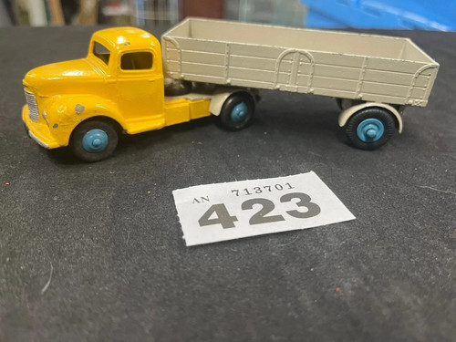 Dinky toys 424 commer - toys, no.