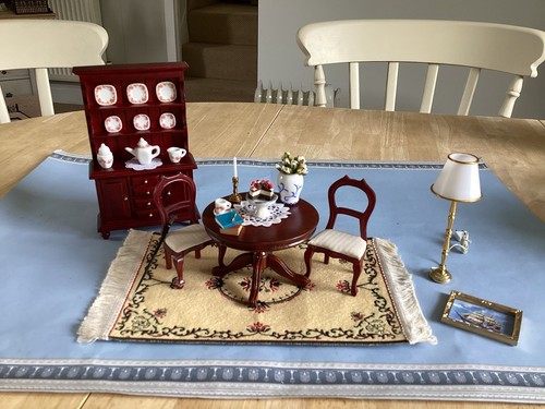 Dolls house scale - house,