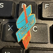 Slough Jets VINTAGE 1990s ICE HOCKEY PIN BADGE UK BNL 10th Anniversary 1996