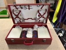 Brexton Vintage 1950/60 Barker Bros Fiesta 6 person Picnic Set In Red Carry Case