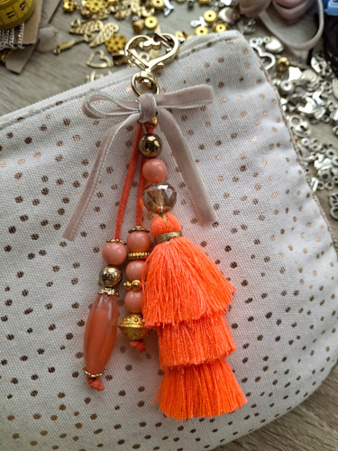 Velvet bow tassel heart charm - bow,