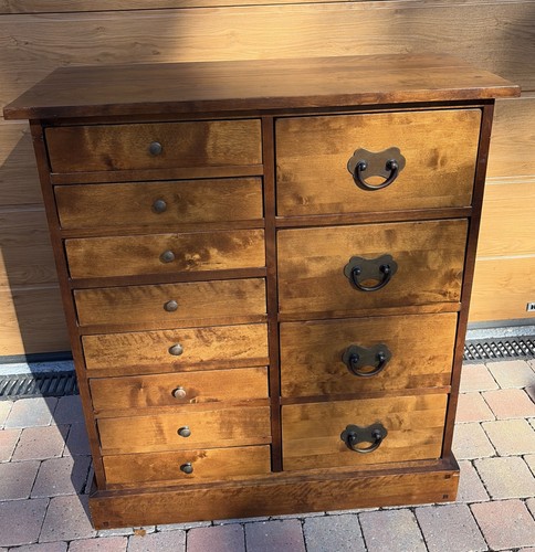 Laura ashley garrat - ashley, chest