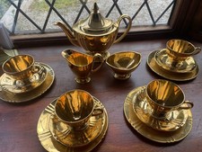 GRIMWADES ROYAL WINTON Golden Age Tea Service. |