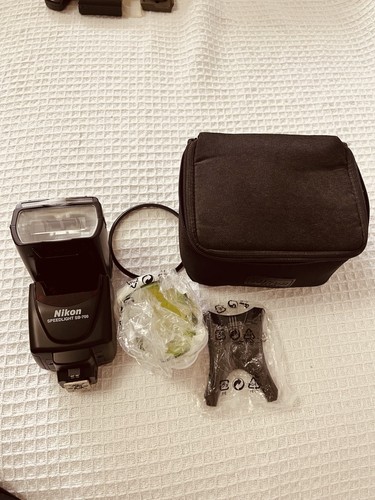Nikon 700 speed light - sb-700, flash