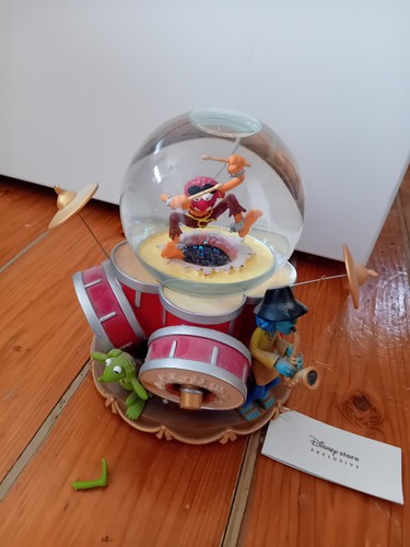 Snowglobe disney muppets - snowglobe,