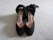 WOMENS SIZE 5 BLACK SWEETHEART