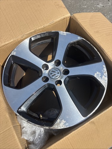 Genuine volkswagen golf - 18",