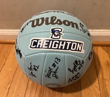 2025 CREIGHTON LADY BLUEJAYS TEAM SIGNED AUTOGRAPHED LOGO VOLLEYBALL COA
