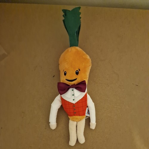 Kevin the carrot plush - the,