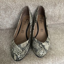 MARKS AND SPENCERS FOOTGLOVE