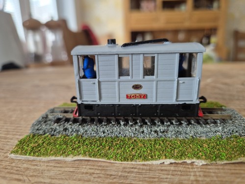 009 narrow gauge - narrow, 0-4-0